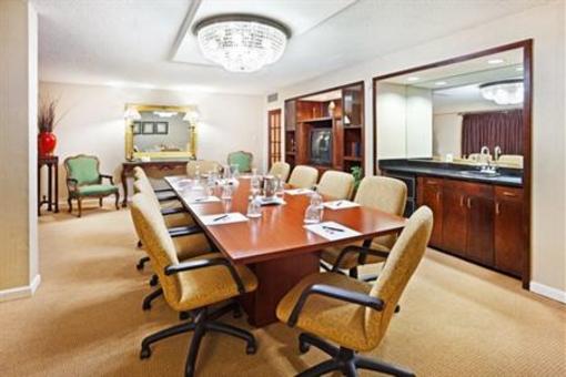 фото отеля Crowne Plaza Hickory I-40