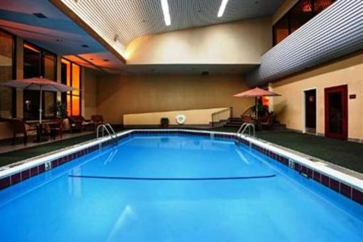 фото отеля Crowne Plaza Hickory I-40