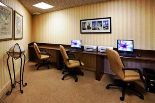 фото отеля Crowne Plaza Hickory I-40