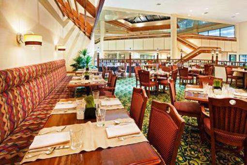 фото отеля Crowne Plaza Hickory I-40