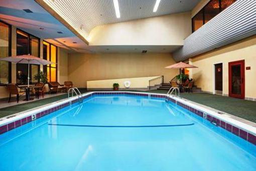фото отеля Crowne Plaza Hickory I-40