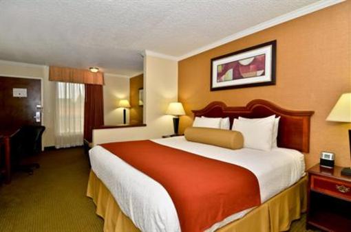фото отеля BEST WESTERN PLUS Galleria Inn & Suites