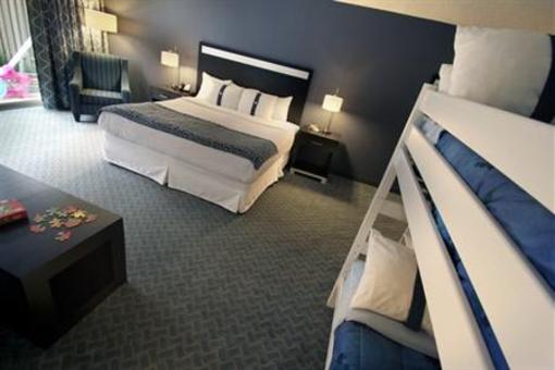 фото отеля The Beach House A Holiday Inn Resort