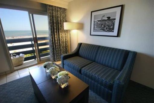 фото отеля The Beach House A Holiday Inn Resort