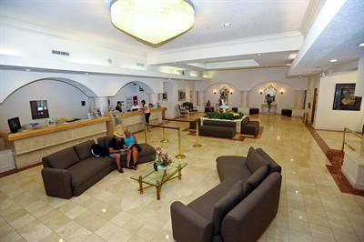фото отеля Crystal Beach Suites & Health Club