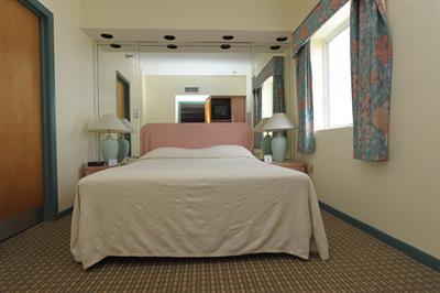 фото отеля Crystal Beach Suites & Health Club