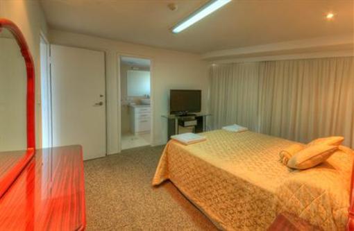 фото отеля Solnamara Beachfront Apartments