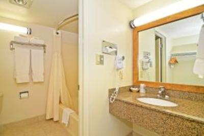 фото отеля BEST WESTERN Albany Airport Inn