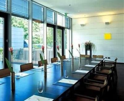 фото отеля Innside Premium Hotels Dusseldorf Seestern