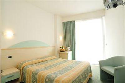 фото отеля Hotel Salus Lignano Sabbiadoro