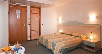фото отеля Hotel Salus Lignano Sabbiadoro