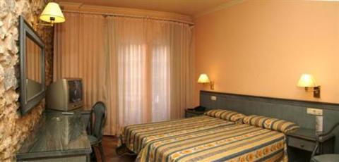 фото отеля Santa Anna Hotel Torroella de Montgri