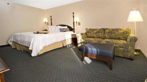 фото отеля Hampton Inn & Suites Raleigh/Cary RBC Center