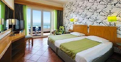 фото отеля Hotel Calheta Beach