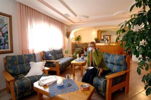 фото отеля Residence Garni Aritz Campitello di Fassa