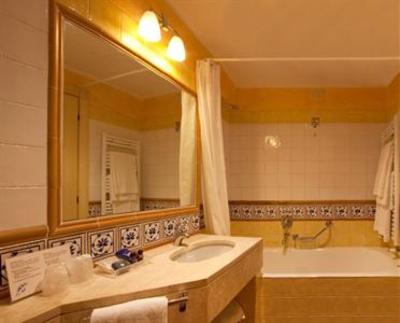 фото отеля Lantana Hotel & Residences Pula (Sardinia)