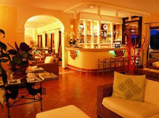 фото отеля Lantana Hotel & Residences Pula (Sardinia)