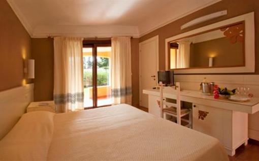 фото отеля Lantana Hotel & Residences Pula (Sardinia)