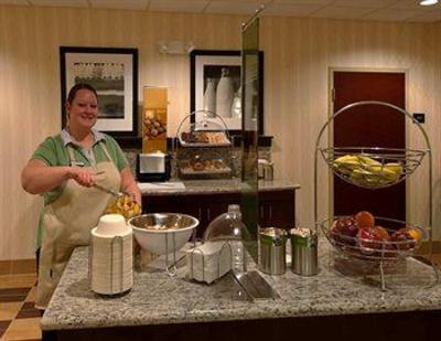 фото отеля Hampton Inn & Suites Holly Springs