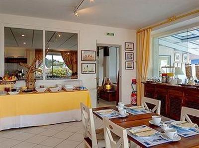 фото отеля Hotel Restaurant De La Plage Audierne