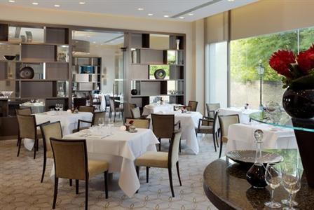 фото отеля Royal Garden Hotel London