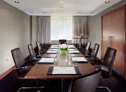 фото отеля Royal Garden Hotel London