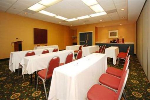 фото отеля Comfort Suites BWI Airport