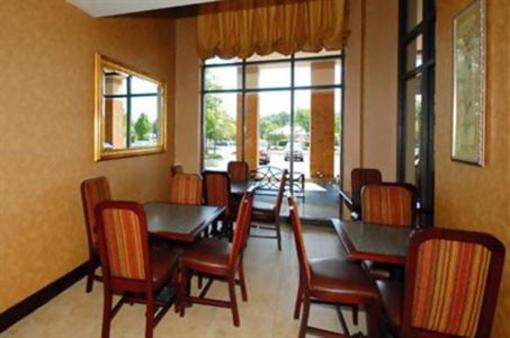 фото отеля Comfort Suites BWI Airport