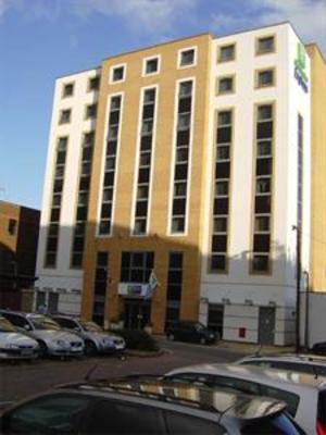 фото отеля Holiday Inn Express London-Watford Junction