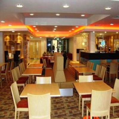 фото отеля Holiday Inn Express London-Watford Junction