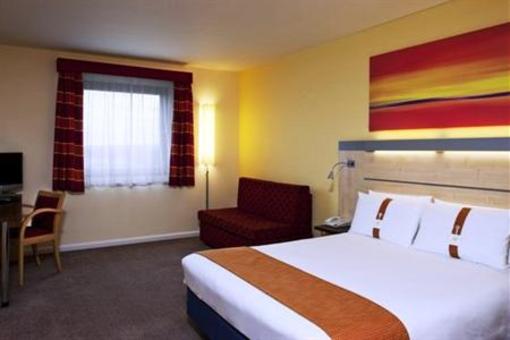 фото отеля Holiday Inn Express London-Watford Junction