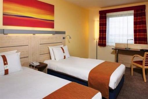 фото отеля Holiday Inn Express London-Watford Junction