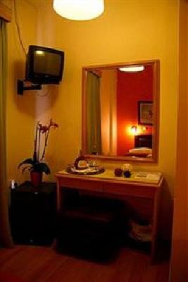 фото отеля Lilia Hotel Piraeus
