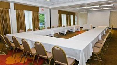 фото отеля Hilton Garden Inn Louisville East