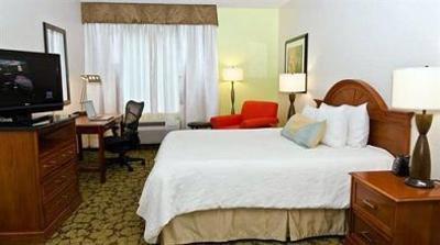 фото отеля Hilton Garden Inn Louisville East