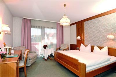 фото отеля Hotel Restaurant Zum Hirschen