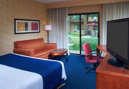 фото отеля Courtyard by Marriott Chicago Naperville