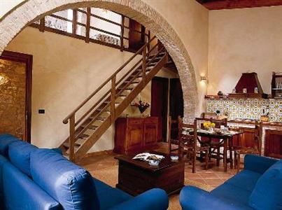 фото отеля Agriturismo Monaco Di Mezzo Resuttano