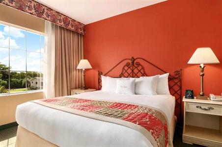 фото отеля Doubletree Suites by Hilton Naples