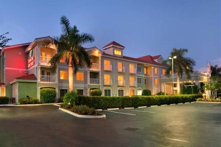 фото отеля Doubletree Suites by Hilton Naples