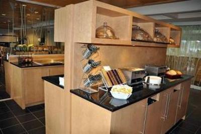 фото отеля Hotel & Suites Le Dauphin Quebec