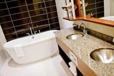 фото отеля Hotel & Suites Le Dauphin Quebec