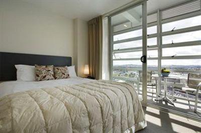 фото отеля Proximity Apartments Manukau City