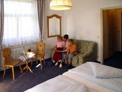фото отеля Hotel Vier Jahreszeiten Garmisch-Partenkirchen