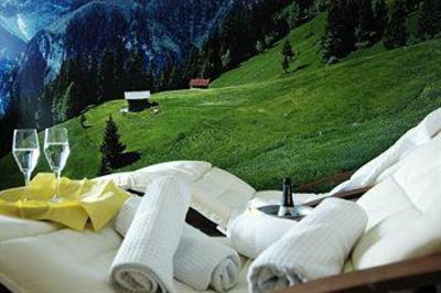 фото отеля Hotel Vier Jahreszeiten Garmisch-Partenkirchen