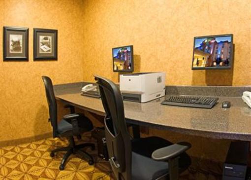 фото отеля Holiday Inn Express Grande Prairie