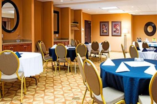 фото отеля Holiday Inn Express Grande Prairie