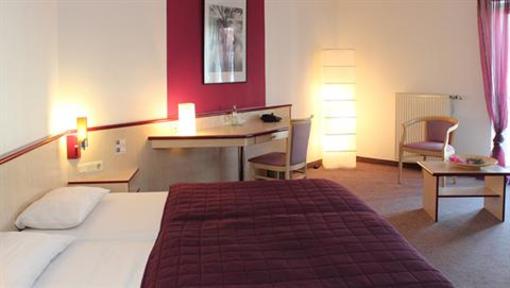 фото отеля Airport Domizil Hotel Frankfurt