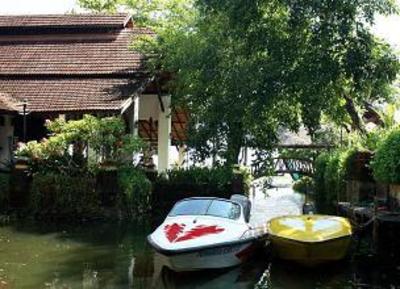 фото отеля Punnamada Serena Resort Alleppey