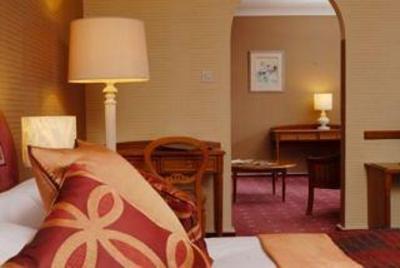 фото отеля Coppid Beech Hotel